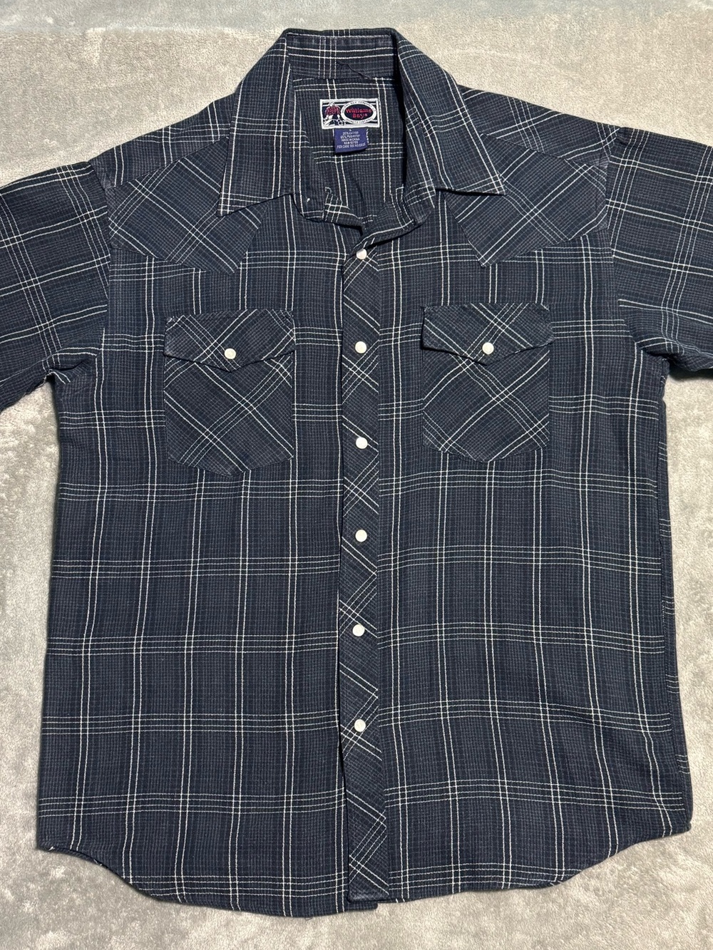 William’s Bay Trading Co. Classic Navy Plaid Short-Sleeve Button Down Vintage L